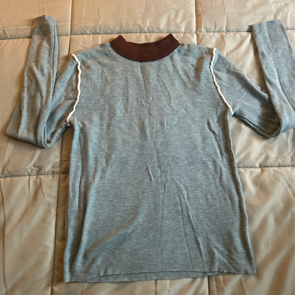Green long sleeve sweater